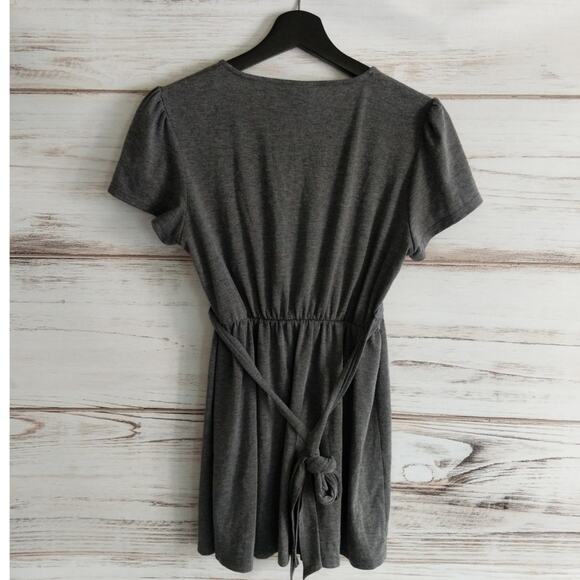 Oh Baby by Motherhood v-neck tee sz small - Picture 4 of 4